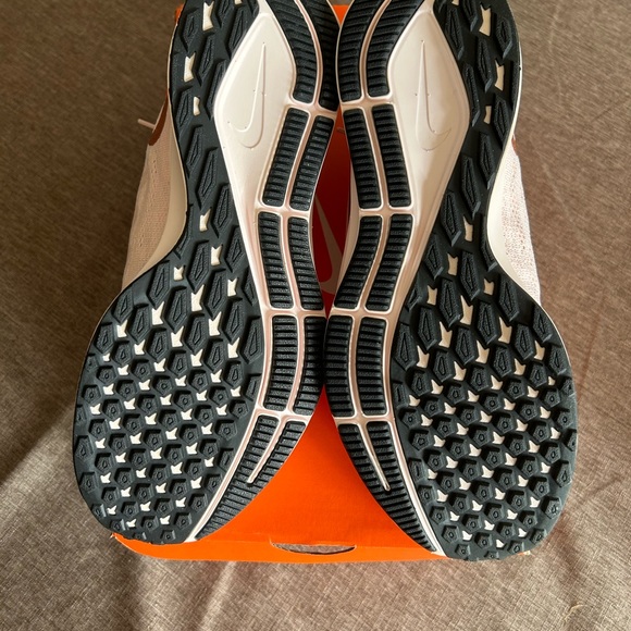 Nike Air Zoom Pegasus 36- sparkle pink- size 9 - Picture 4 of 4